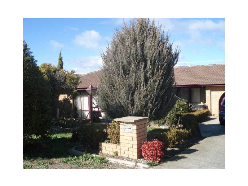 4 Joske Place, Latham ACT 2615