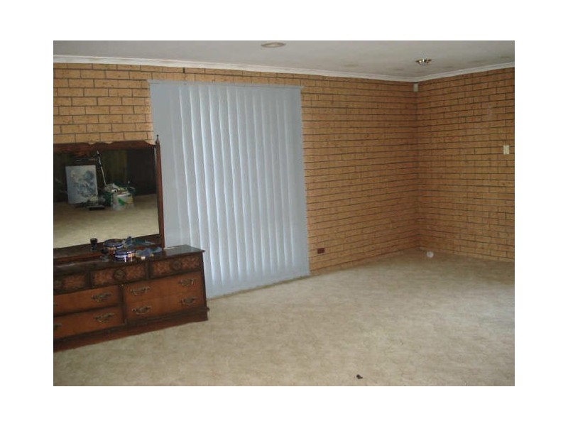 4 Joske Place, Latham ACT 2615