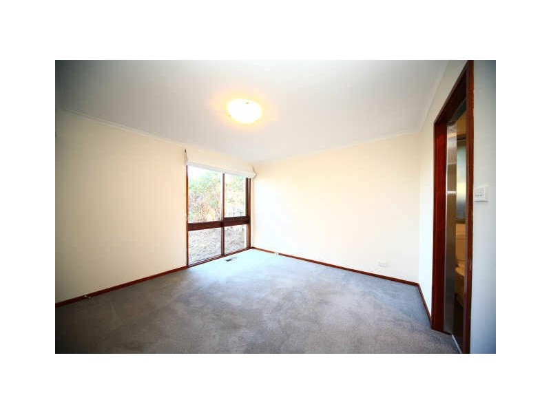 8 Camellia Place, Queanbeyan NSW 2620