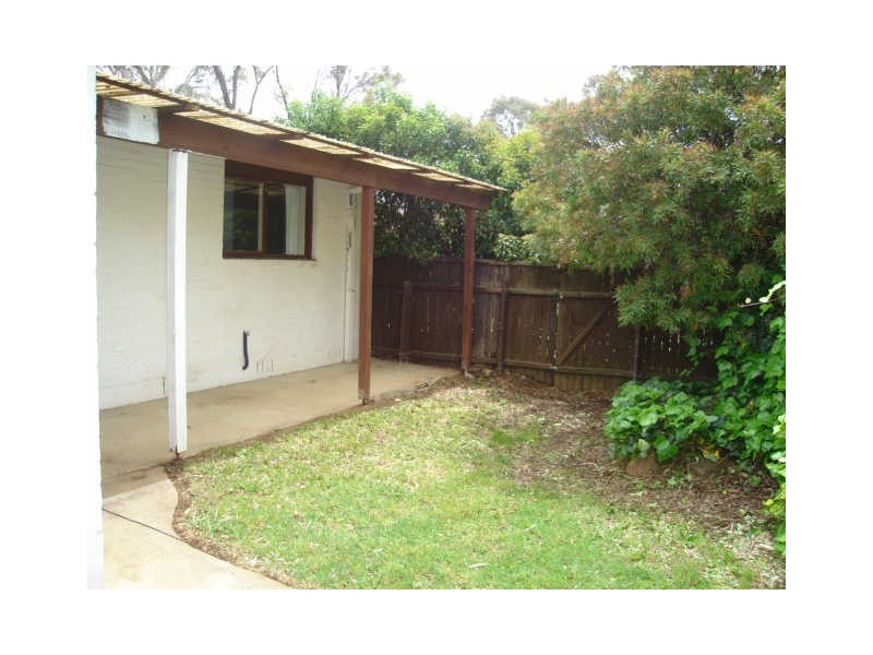 8 Beadle Place, Charnwood ACT 2615