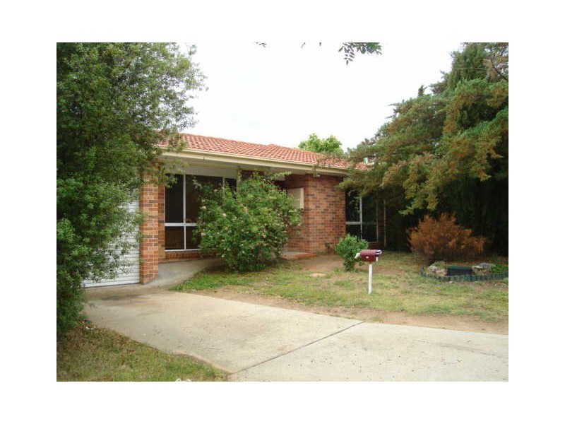 10 Hart Place, Palmerston ACT 2913