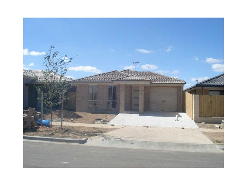4 Outhwaite Street, Franklin ACT 2913
