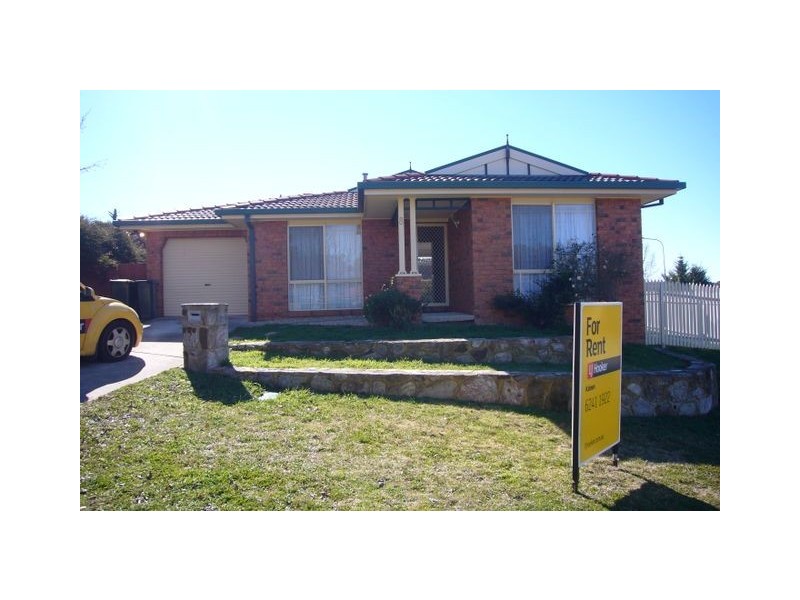 8 Loban Court, Ngunnawal ACT 2913