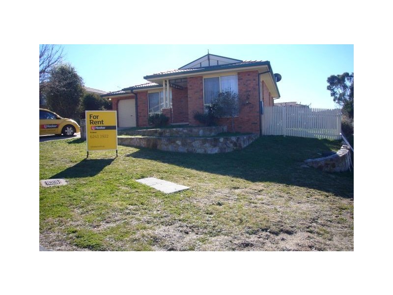 8 Loban Court, Ngunnawal ACT 2913