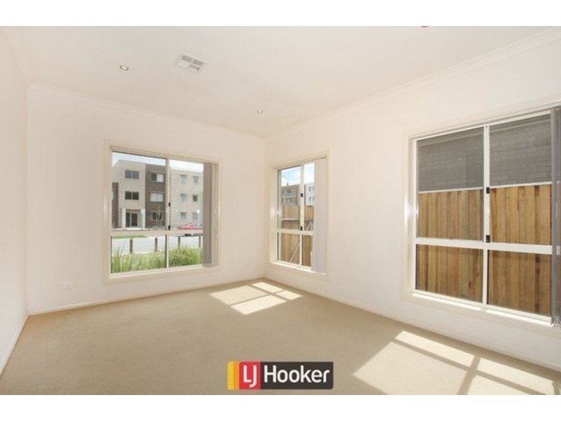 37 Kings Canyon Drive, Harrison ACT 2914