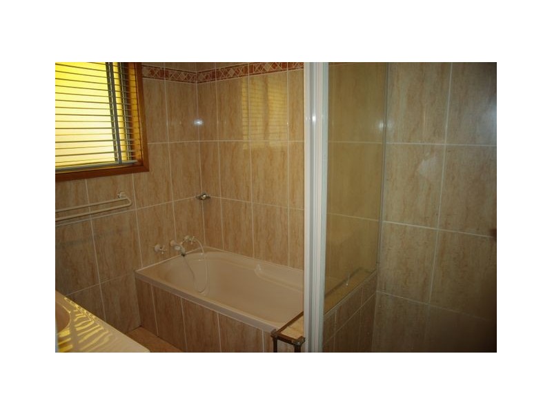16 Powers Place, Latham ACT 2615