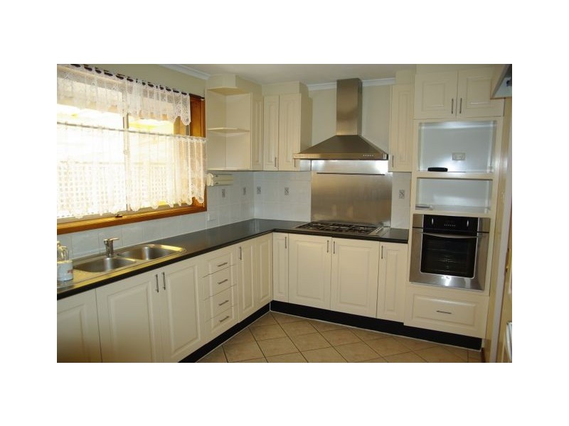 16 Powers Place, Latham ACT 2615
