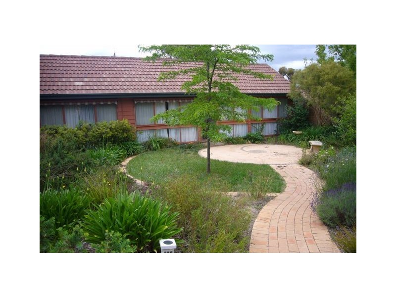 19 Neworra Place, Giralang ACT 2617