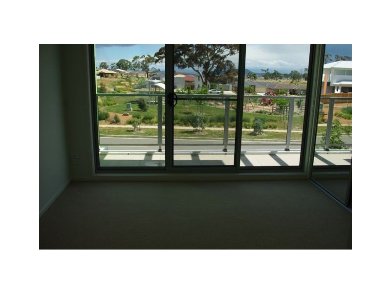 90/329 Flemington Road, Franklin ACT 2913