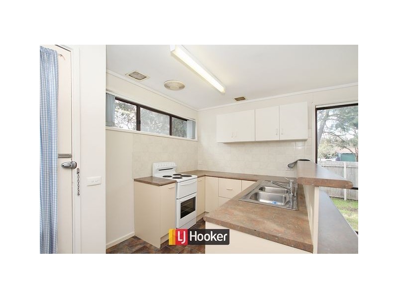 8 Weaver Place, Charnwood ACT 2615