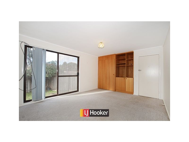 8 Weaver Place, Charnwood ACT 2615