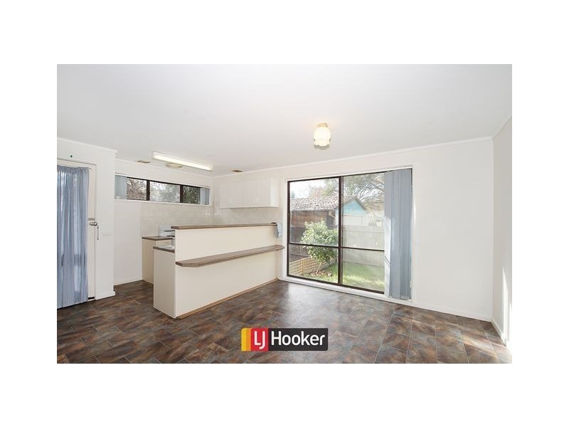 8 Weaver Place, Charnwood ACT 2615