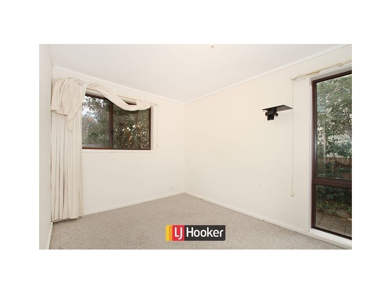 8 Weaver Place, Charnwood ACT 2615