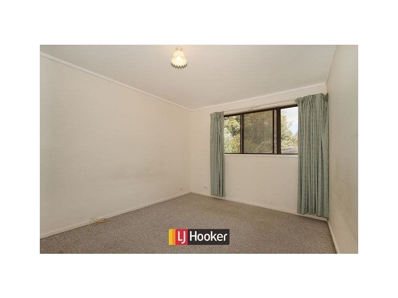 8 Weaver Place, Charnwood ACT 2615