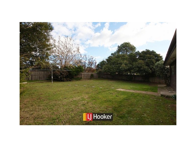 8 Weaver Place, Charnwood ACT 2615