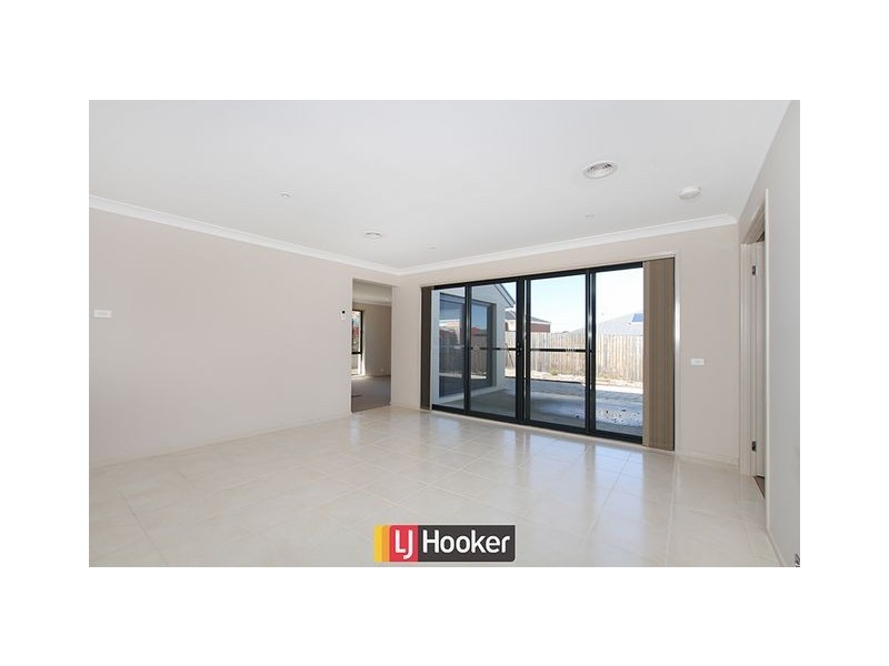 4 Sax Place, Macgregor ACT 2615