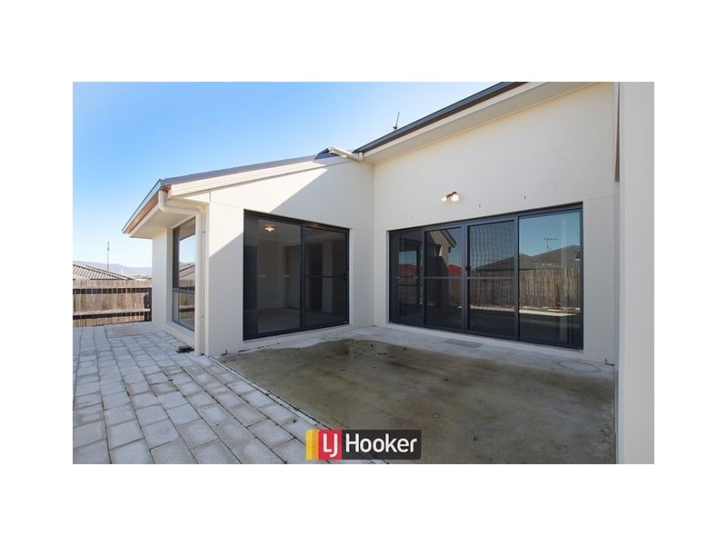 4 Sax Place, Macgregor ACT 2615