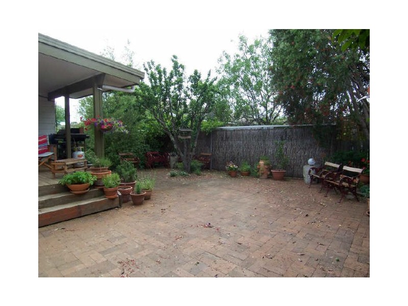 27 Castieau Street, Higgins ACT 2615