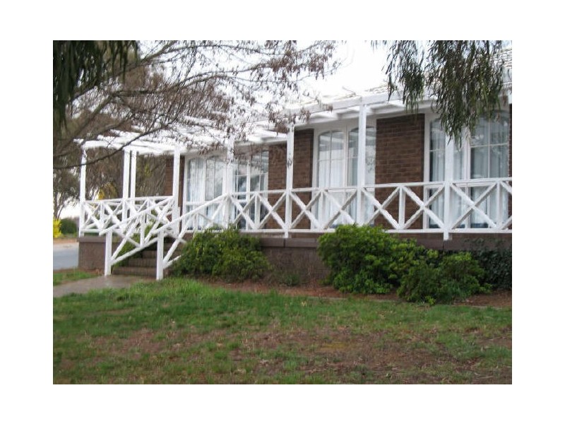 1 Wayal Place, Giralang ACT 2617