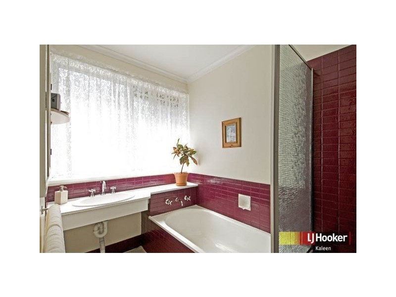 17 Lenehan Street, Giralang ACT 2617