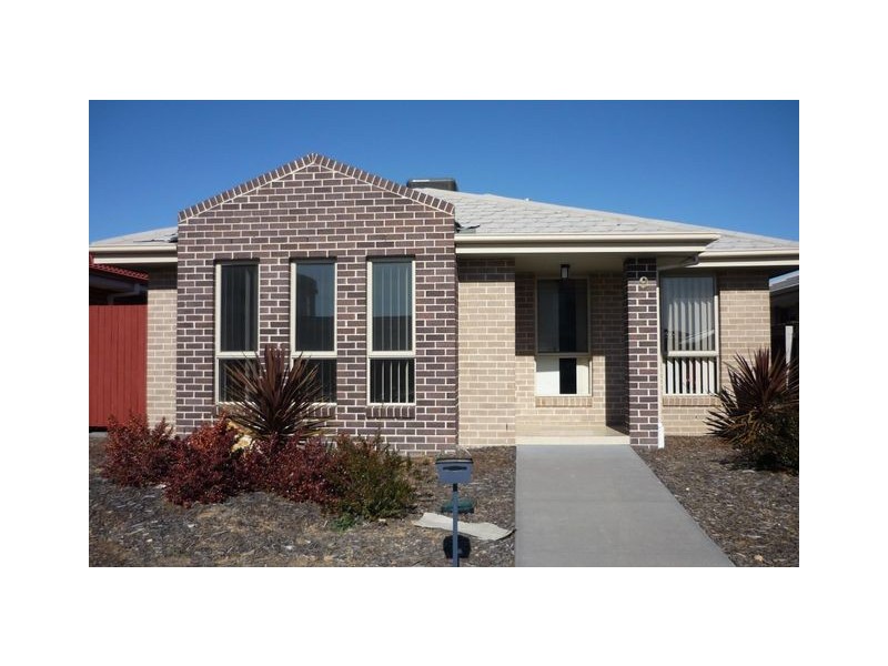 9 Olga Marsters Street, Franklin ACT 2913