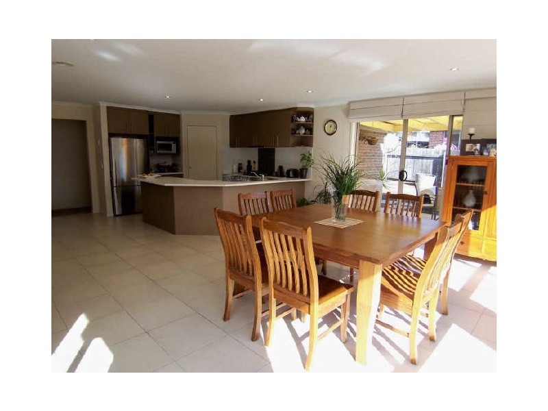 16 Splayd Place, Dunlop ACT 2615