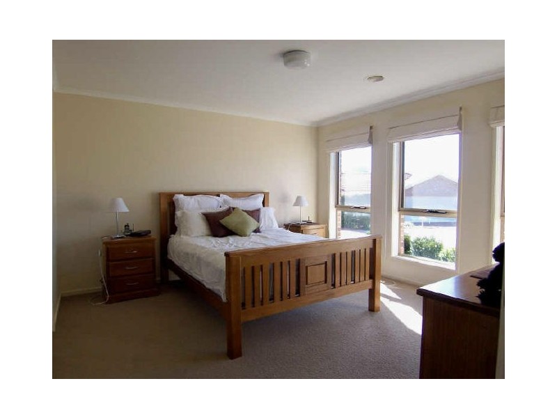 16 Splayd Place, Dunlop ACT 2615