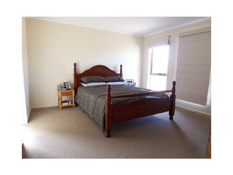 16 Splayd Place, Dunlop ACT 2615