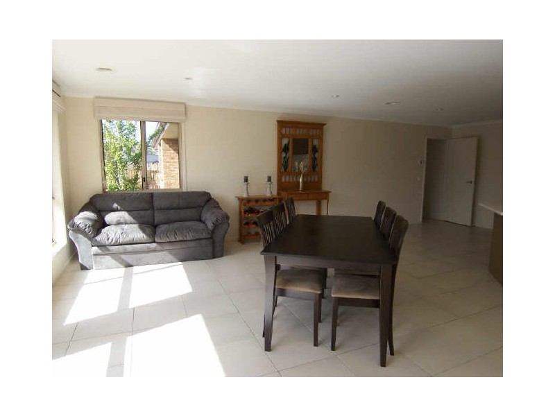 16 Splayd Place, Dunlop ACT 2615