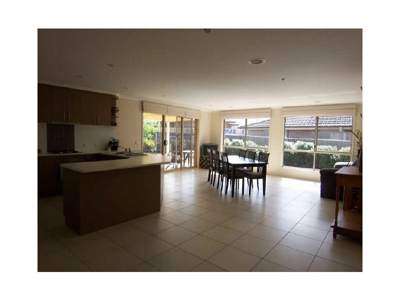 16 Splayd Place, Dunlop ACT 2615