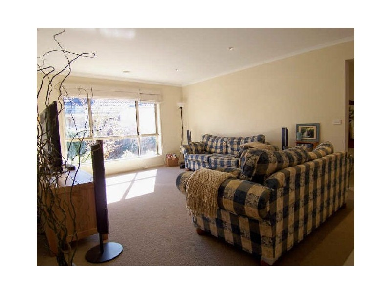 16 Splayd Place, Dunlop ACT 2615