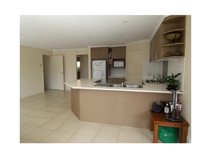 16 Splayd Place, Dunlop ACT 2615