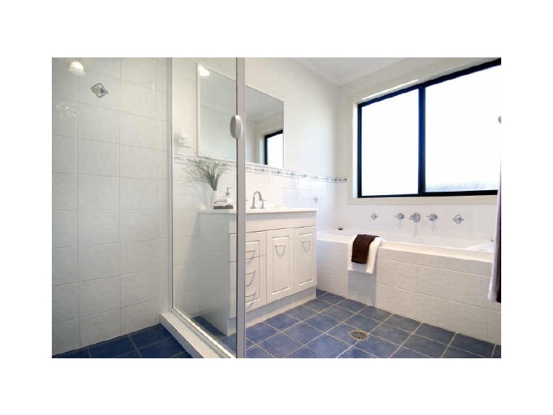 16 May Mills Close, Nicholls ACT 2913