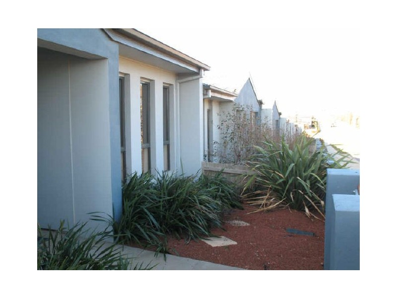 153 Anthony Rolfe Avenue, Gungahlin ACT 2912