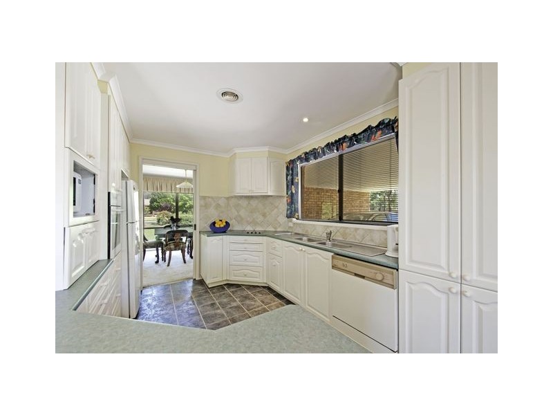 2 Ashburton Cct, Kaleen ACT 2617