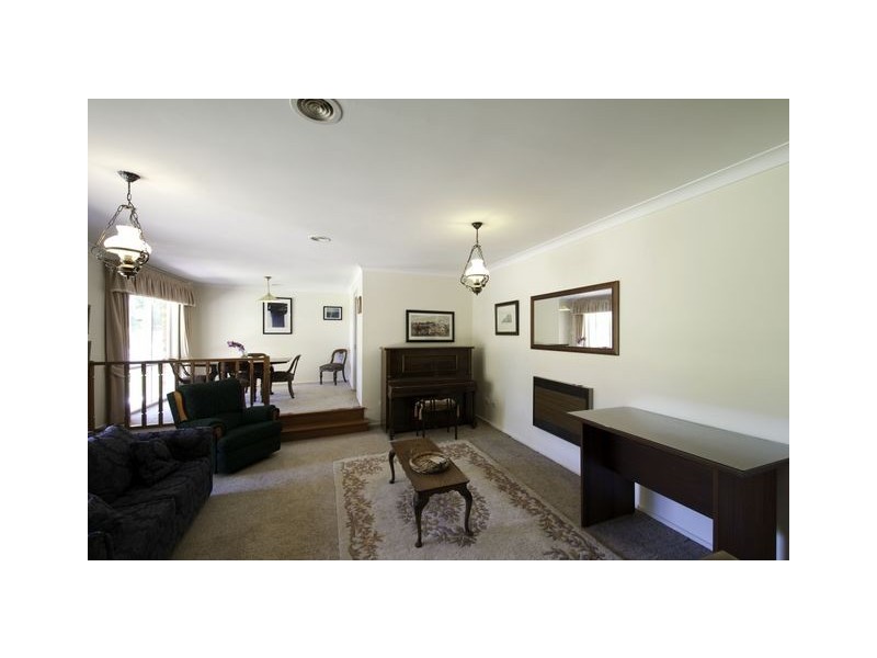 2 Ashburton Cct, Kaleen ACT 2617