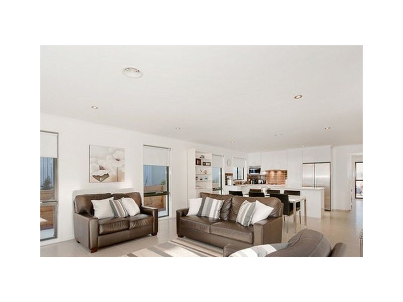 10 Rubeo Street, Forde ACT 2914