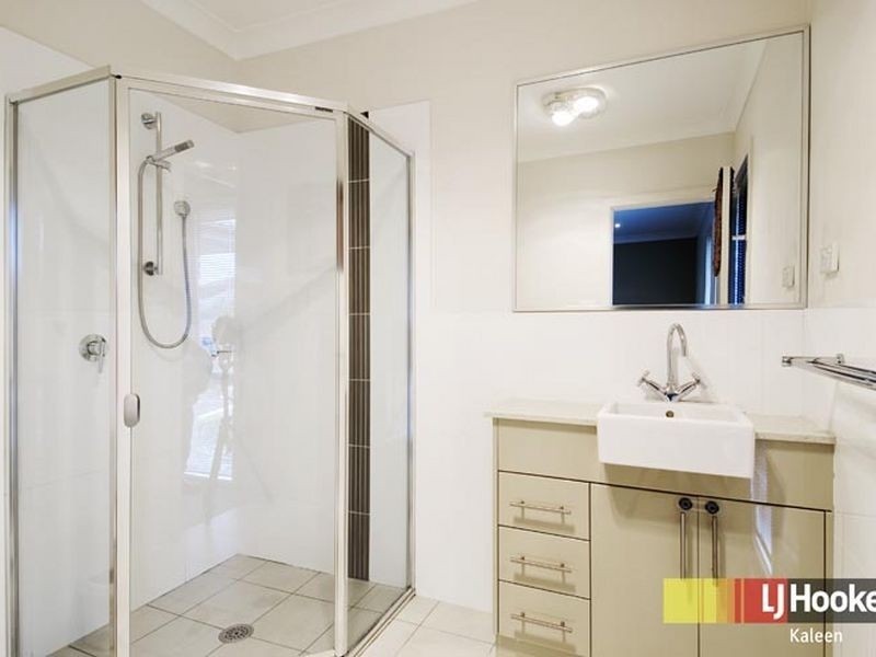 2 Evan Place, Jerrabomberra NSW 2619