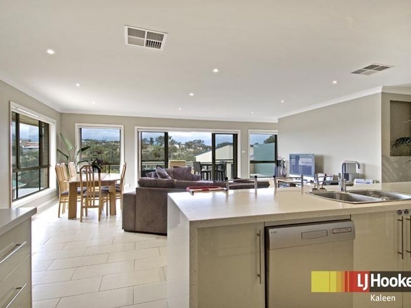 2 Evan Place, Jerrabomberra NSW 2619