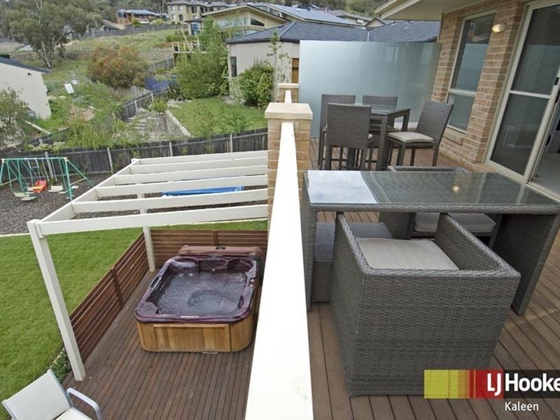 2 Evan Place, Jerrabomberra NSW 2619