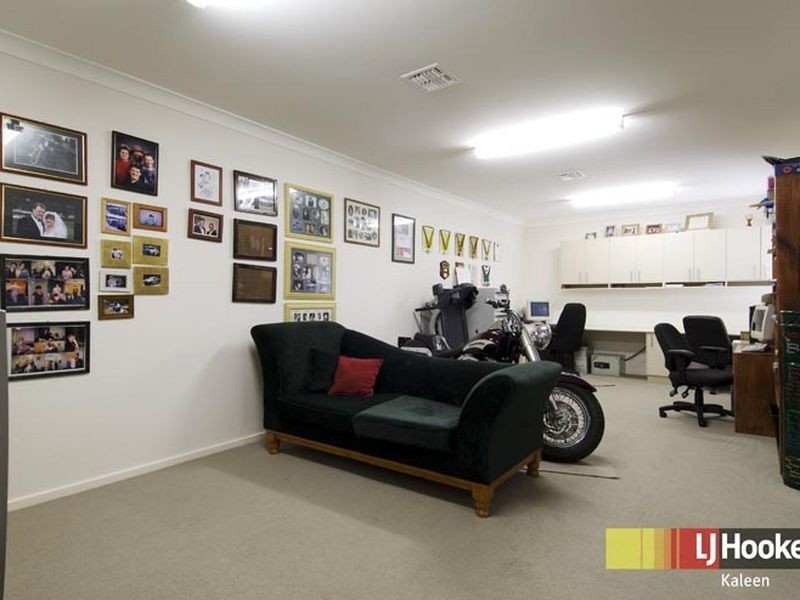 2 Evan Place, Jerrabomberra NSW 2619