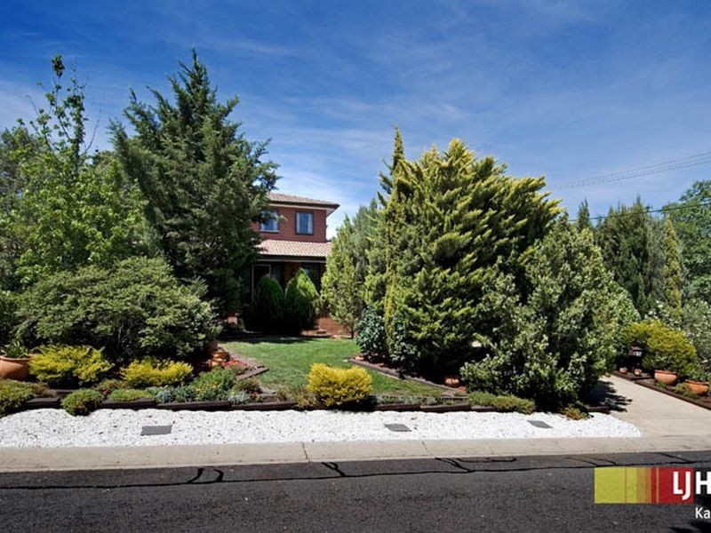 4 Nangle Place, Giralang ACT 2617