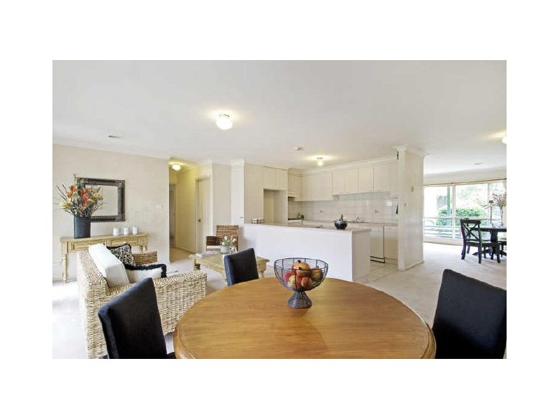 4/1 Walker Crescent, Jerrabomberra NSW 2619