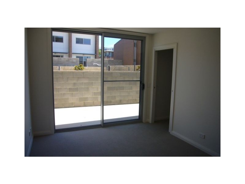 18/297 Flemington Road 2913′, Franklin ACT 2913