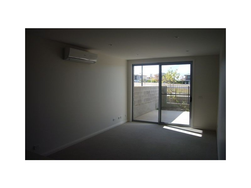 18/297 Flemington Road 2913′, Franklin ACT 2913