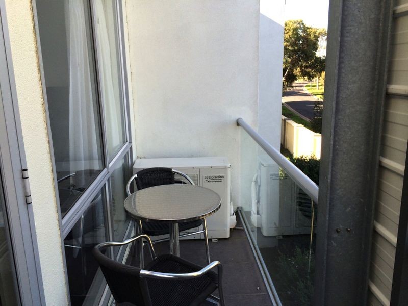 33/9 Greg Norman Drive, Point Cook VIC 3030