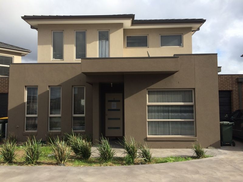 2/11 Parkwood Court, Deer Park VIC 3023