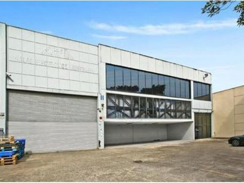 11 Burrows Road South, St Peters NSW 2044