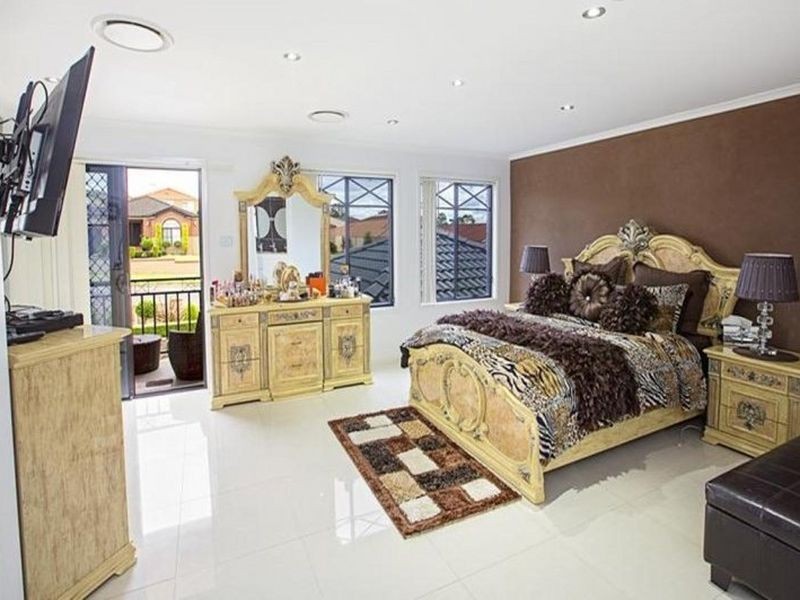 27 Carmichael Drive, West Hoxton NSW 2171
