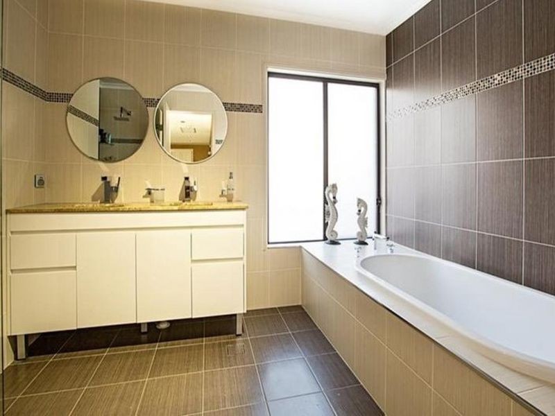 27 Carmichael Drive, West Hoxton NSW 2171